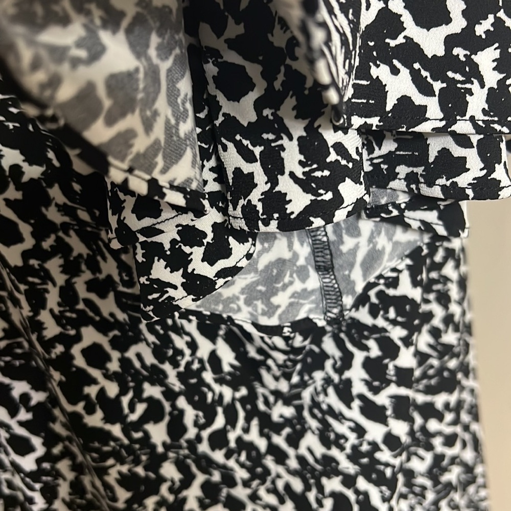 Calvin Klein Plus Size Short Double Layer Flutter Sleeve V-Neck Top - Picture 5 of 8